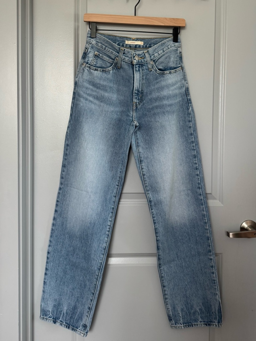 Levi’s 94 Baggy Light Wash Mid-Rise Straight Leg Jeans 24x31